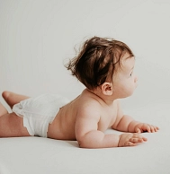 Baby mit Hut&nbsp;&copy;&nbsp;pexels-emma-bauso